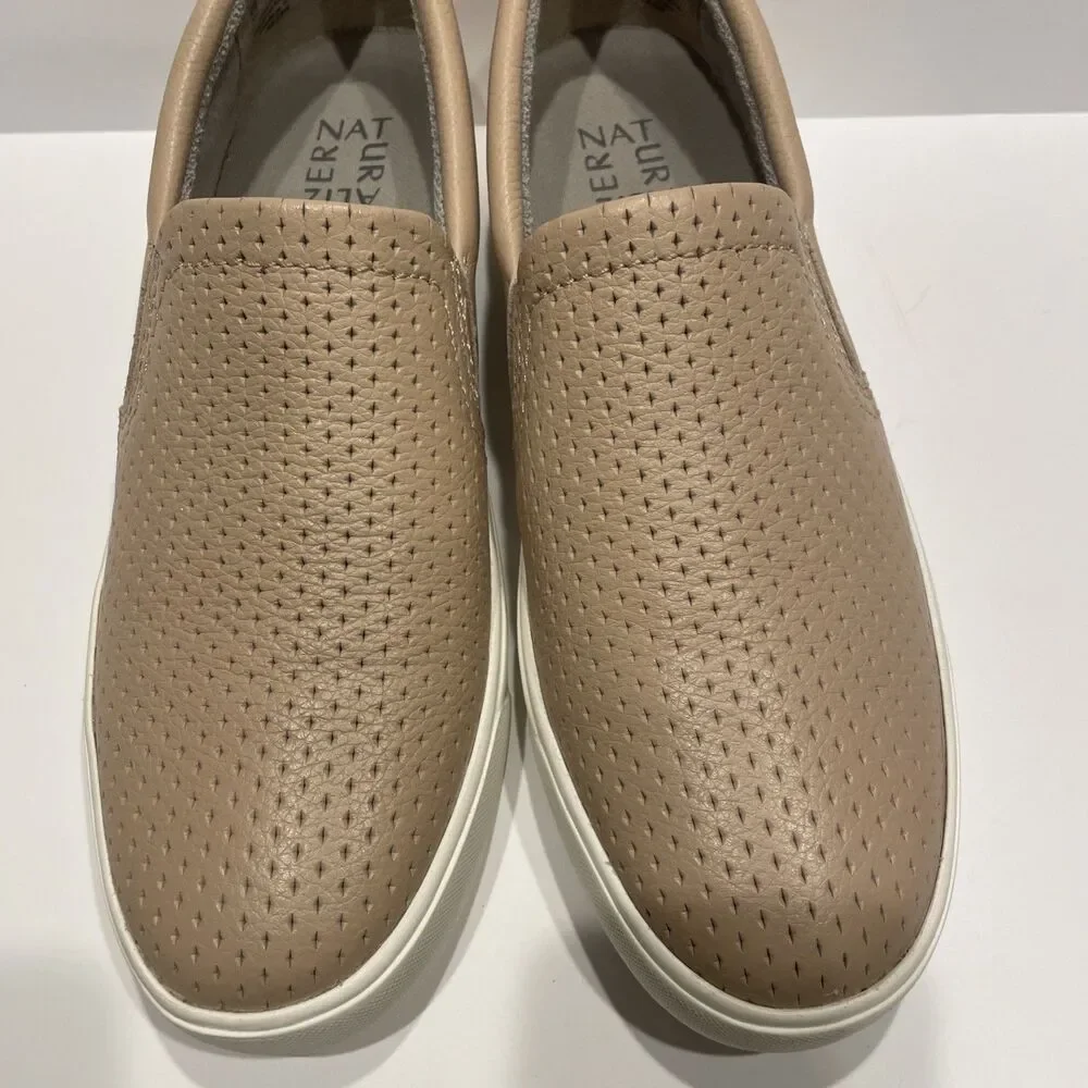 Naturalizer Taupe Leather Slip On Comfort Cushioned Inner Sole Shoes Size 8